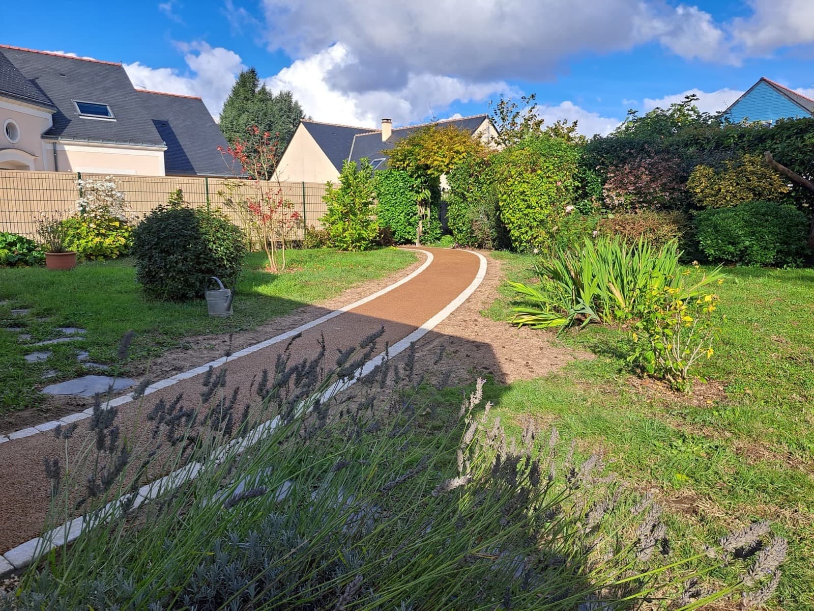 Aménagement extérieur à Cholet par Kreatio